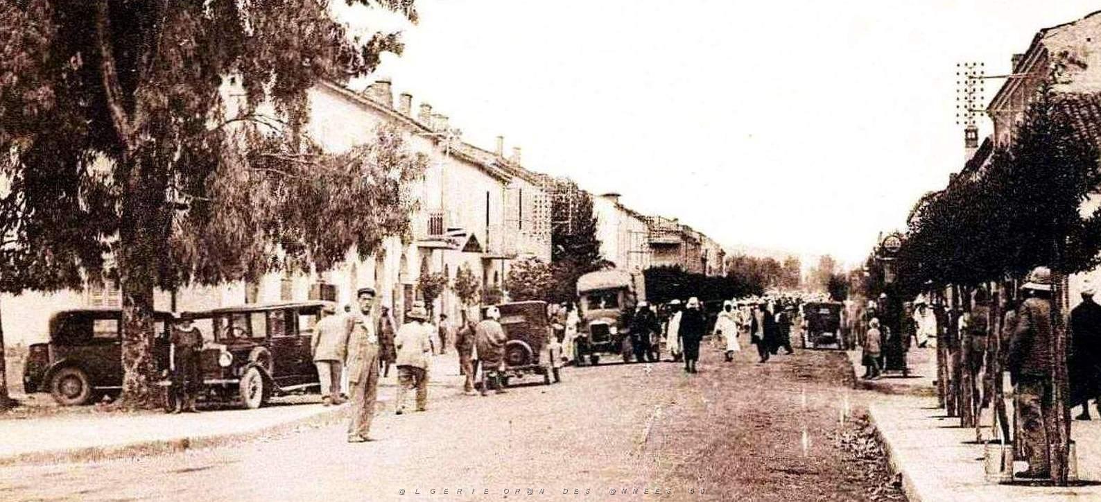 2048- El-Arrouch - Grande Rue2 un jour de Marche.jpg